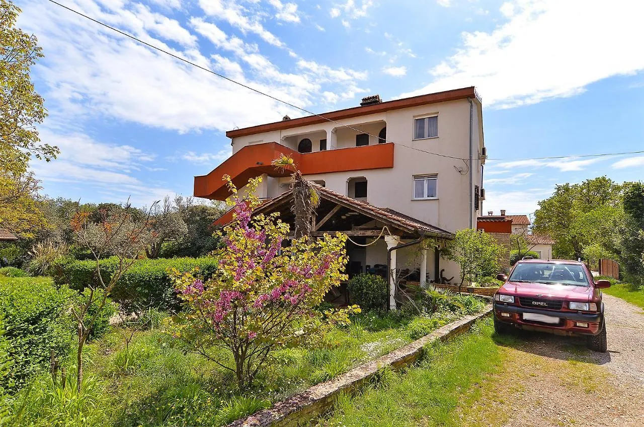 Apartments Liznjan 2155 0*,  Kroatien